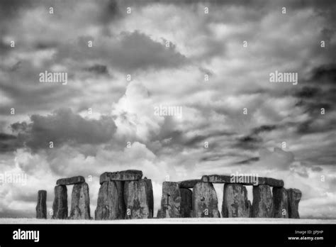 Stonehenge in Wiltshire Stock Photo - Alamy