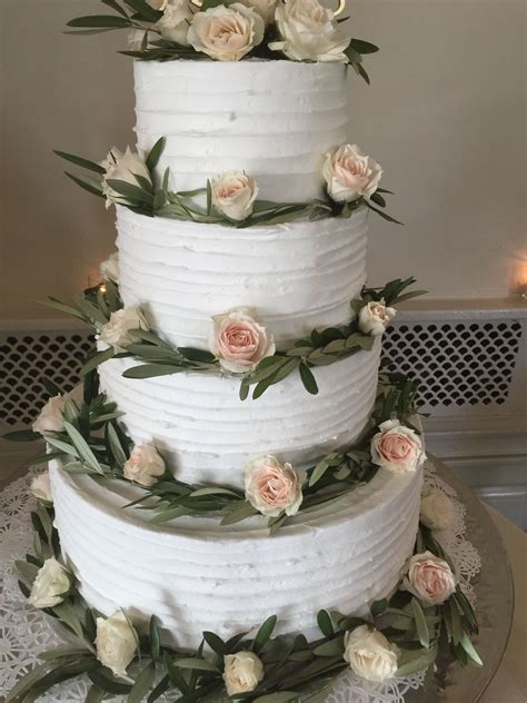 Textured Buttercream Wedding Cake With Sage And Roses Cake Maria