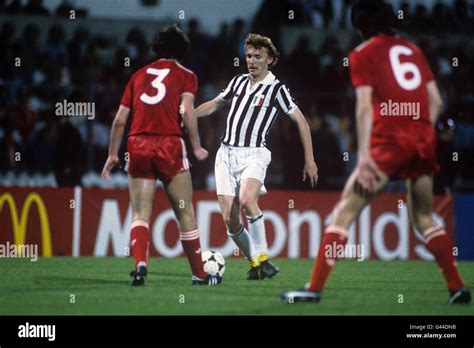 Soccer - European Cup - Final - Liverpool v Juventus - Heysel Stadium Stock Photo - Alamy