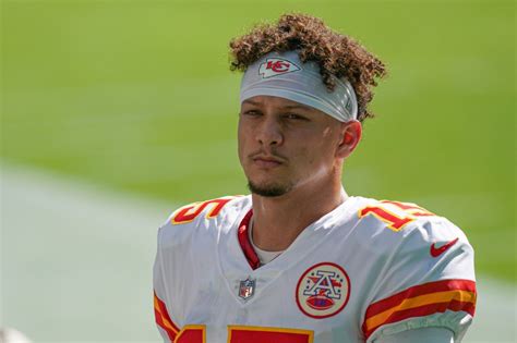 Patrick Mahomes 'confused' by Eagles' baffling quarterback move