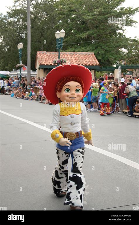 jessie toy story in disney's countdown to fun parade hollywood studios ...