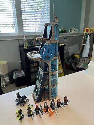 Lego Super Heroes Avengers Tower Battle Complete W