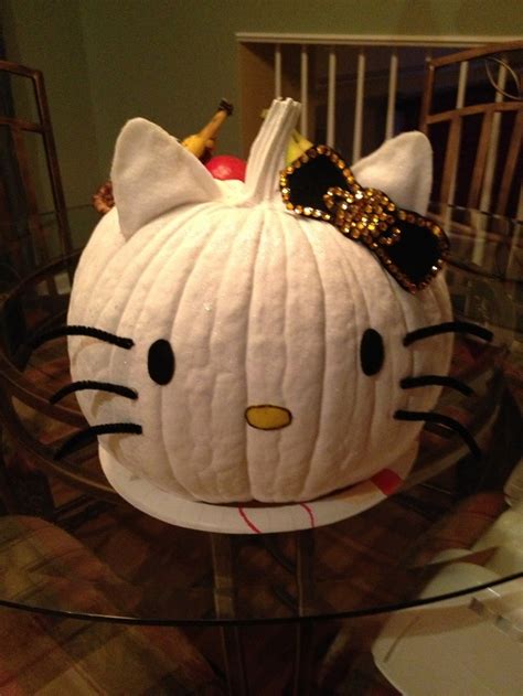 Hello Kitty Pumpkin!!;) | Hello kitty pumpkin, Hello kitty halloween ...