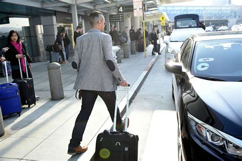 How to save $3 on your next Uber or Lyft airport ride