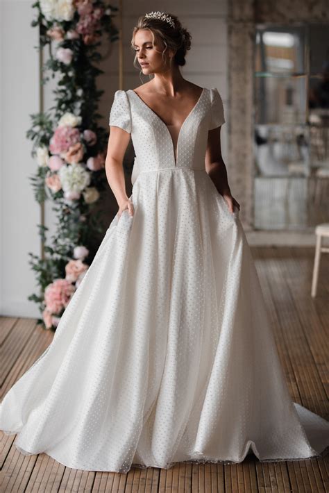 Charlotte Bridal Clarabelle - Limelight Occasions