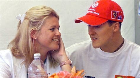 GALA VIDEO Michael Schumacher pourquoi sa femme Corinna tient à le