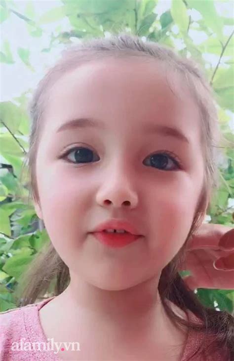 Bé gái mang hai dòng máu Việt Mỹ nổi tiếng vì vẻ ngoài y hệt hot girl Xoài Non còn giống 1