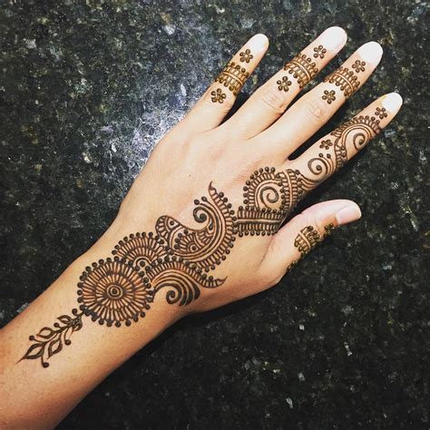 125 New Simple Mehndihenna Designs For Hands Buzzpk