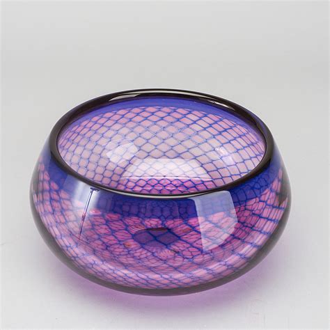 A GLASS BOWL KRAKA BY SVEN PLAMQVIST ORREFORS Bukowskis