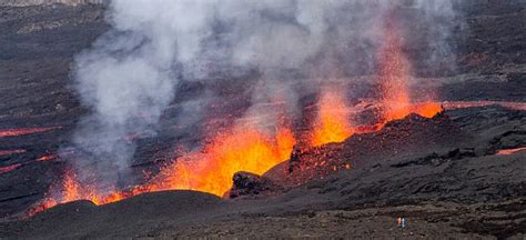 Le Nuage De Fum E Apr S L Ruption Dun Volcan Aux Iles Canaries