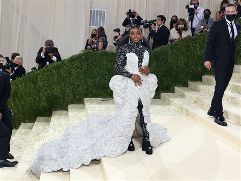 Simone Biles Wore A Dress Weighing 88 Pounds To Her First Ever Met Gala