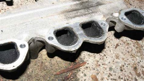 Symptoms Of A Cracked Exhaust Manifold