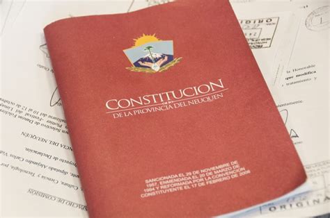 Celebran el 65º aniversario de la Constitución de la Provincia de