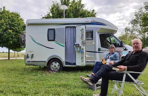 Aire De Services Pour Camping Cars Echir Echire Niort Marais