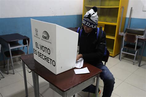 Abren Los Centros De Votación En Ecuador Para Las Elecciones