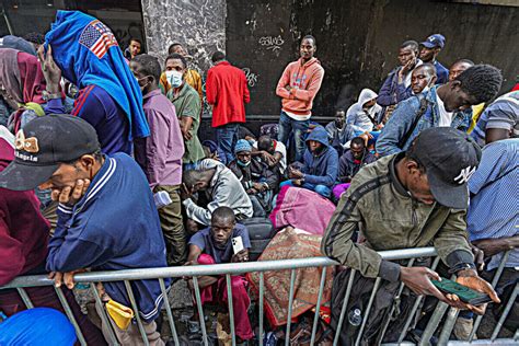 Grupos Laborales Y De Defensa Piden Permisos De Trabajo Para Migrantes