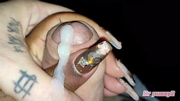 Ebony Brasileira punheteira deixa usar a mão para tirar todo o leite do pau 23cm XVIDEOS