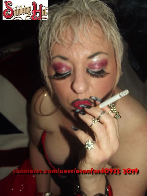 SMOKING HOT SLUT 86 Pics XHamster