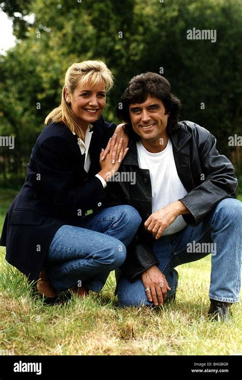 Ian mcshane lovejoy hi-res stock photography and images - Alamy