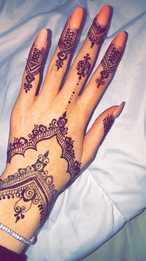 Épinglé par javhar begum sur de lovely henna Tatouage au henné