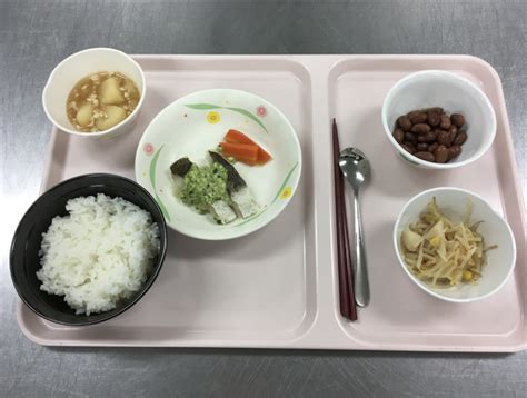 ビジネスホテルの朝食バイキングって地味にテンション上がるよな😳調子に乗ってついつい取りすぎちゃうは