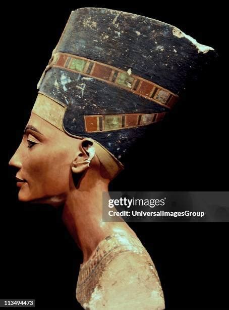 Nefertiti Bust Photos and Premium High Res Pictures - Getty Images