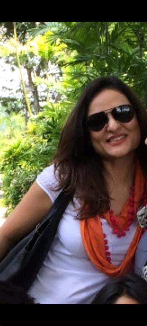 What About This Hot Mom Scrolller