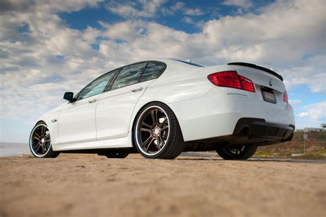 bmw  custom wheels hre rs   tire size