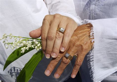 See Photos From The Day Same Sex Weddings Began In Mass Wbur News