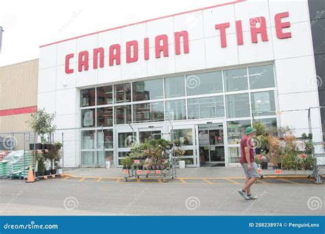 Tor Canada July 26 2023 Canadian Tire Storefront With Plants And