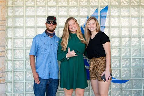 Students Receive Islander Ring During Social Distanced ...