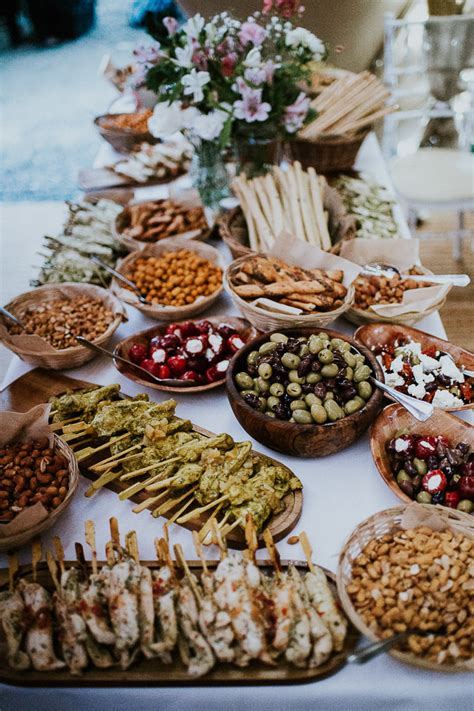 How To Have Amazing Wedding Food On A Budget