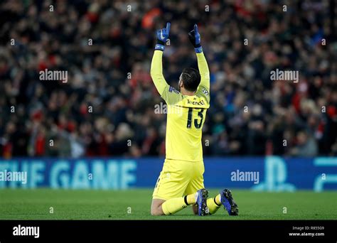 Il Portiere Del Liverpool Alisson Becker Festeggia Immagini E