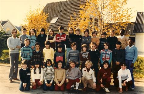 Photo De Classe Classe De Cm2 1981 1982 De 1981 Ecole Jean Rostand