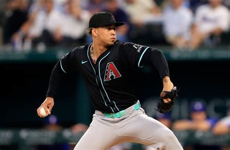 Diamondbacks pitchers bringing back old-school pitch, reaping results