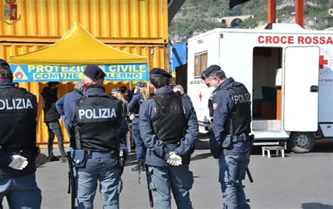 Migranti Niente Quarantena Covid A Salerno Sbarco Regolare