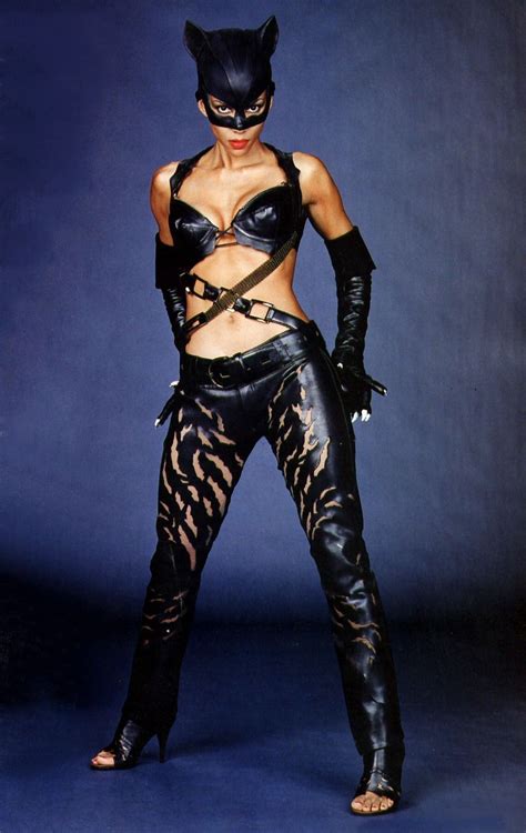 25 Best Catwoman 2004 Ideas Catwoman 2004 Catwoman Catwoman Halle