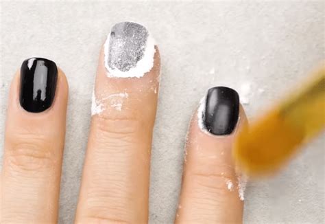 Vernis 17 Astuces Trop Faciles Pour Une Manucure De Pro En 2021