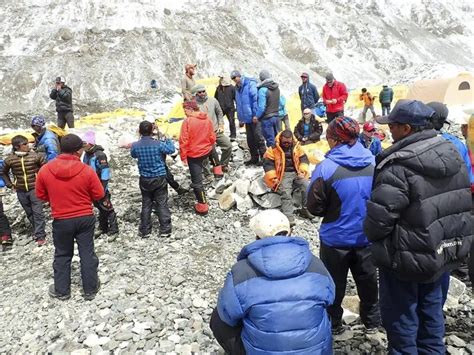 Nepal Morte Sull Everest 22 Vittime E Oltre 200 Dispersi Giornale