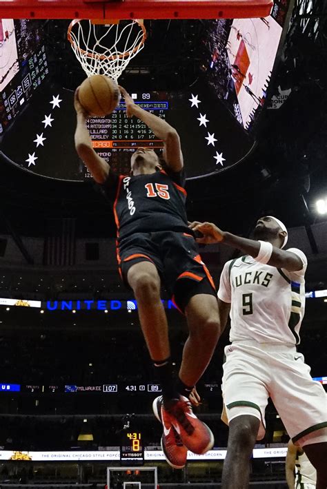 Giannis Antetokounmpo 46 Points Lifts Bucks Over Bulls Reuters