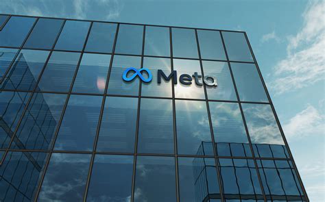 tras despidos de mas de  mil meta vuelve  contratar personal