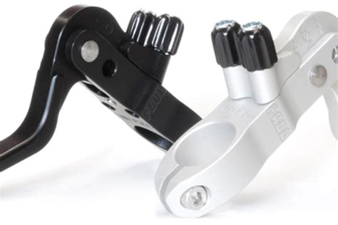 Duplex Lever Lets Disabled Cyclists Activate Both Brakes With One Hand