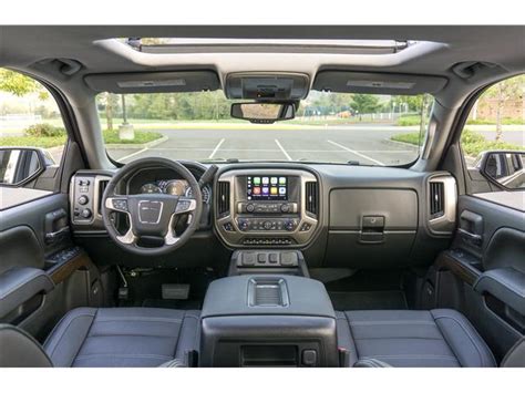 2017 GMC Sierra 1500: 143 Interior Photos | U.S. News