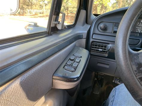 1997 Ford F-250 Crew Cab 4×4 Interior – 61 | Barn Finds