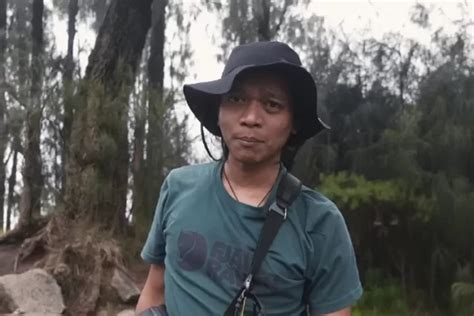 Langit Kelabu Dzawin Nur Ken Jika Setan Gunung Salak Tak Menyerang