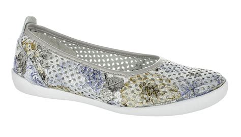 lorella designed  provide comfort  support   feet