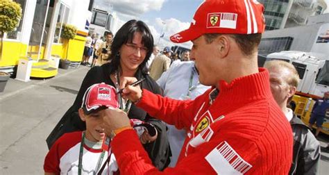 Lex Pilote De Formule Michael Schumacher Nest Plus Dans Le Coma