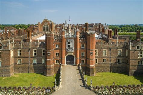 Opening The Gates Of Hampton Court Palace For Virtual Visitors To Enjoy