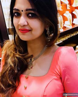 Soundarya Bala Nandakumar Hot Photos Gallery