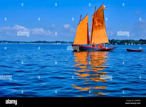 Vieux Voilier Mer Hi Res Stock Photography And Images Alamy